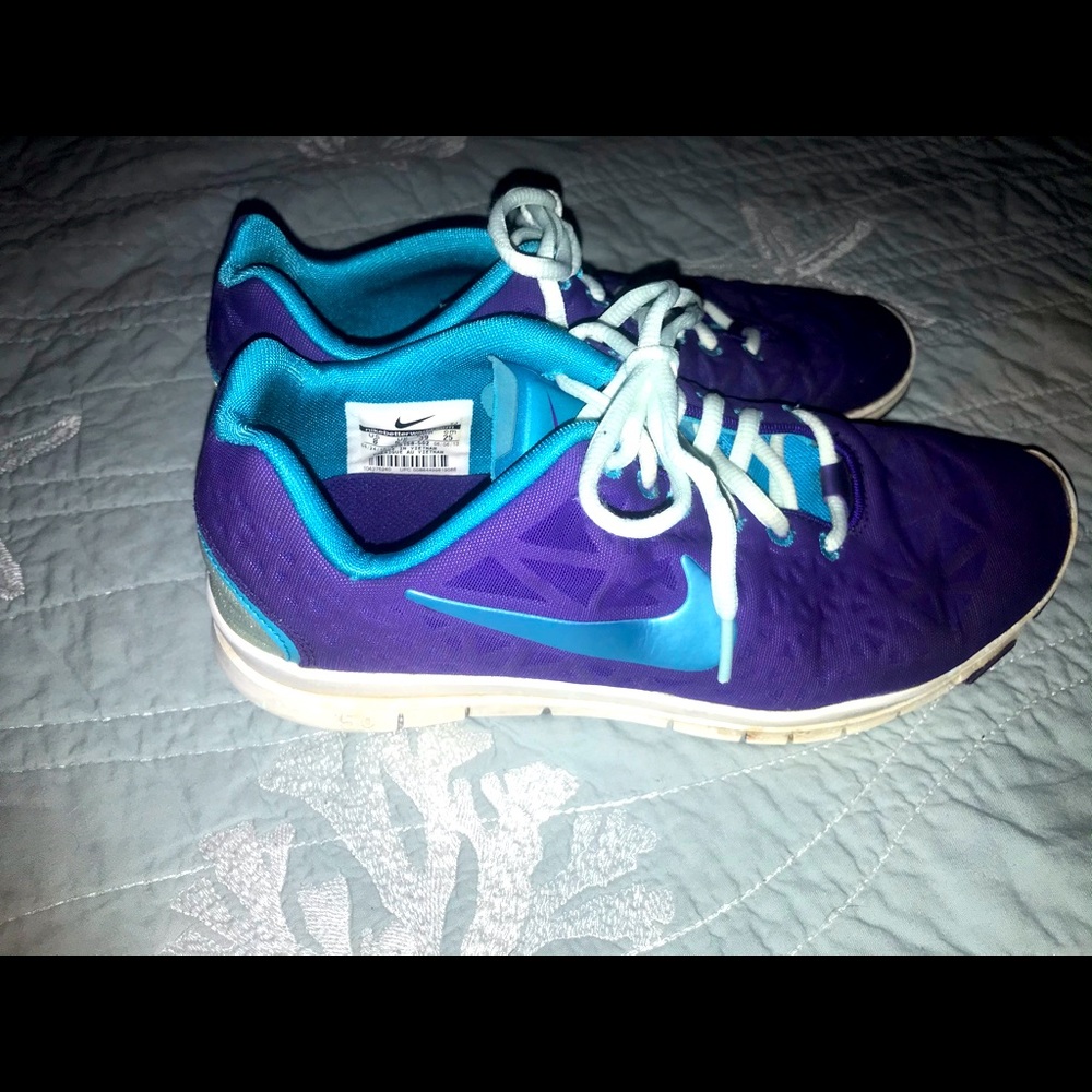 Nike Tennis Shoes